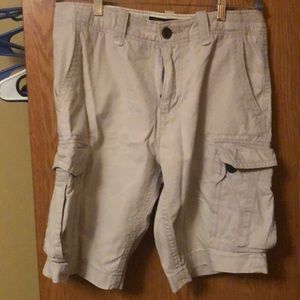 Men’s American Eagle cargo shorts